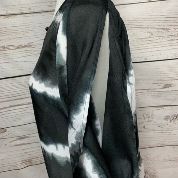 NWOT Converse Black & White Tie-Dye Top Size Small - Picture 4 of 6